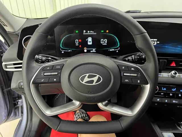 Hyundai Elantra — Фото автомобиля 11