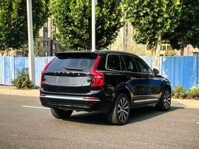 Volvo XC90 — Фото автомобиля 4