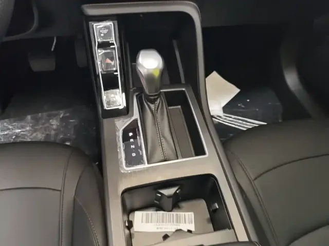 Roewe i5 — Фото автомобиля 13