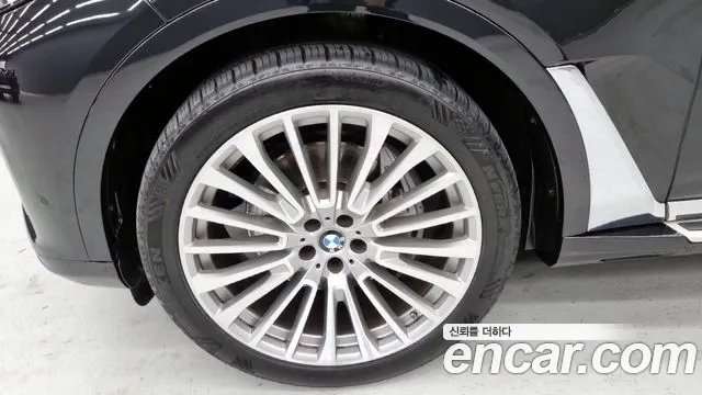 BMW X7 — Фото автомобиля 5