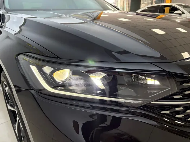 Volkswagen Passat — Фото автомобиля 9
