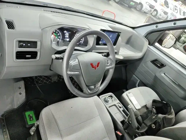 Wuling Yangguang — Фото автомобиля 9