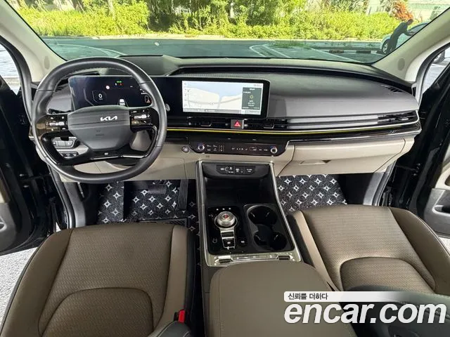 Kia Carnival Generation 4 — Фото автомобиля 5