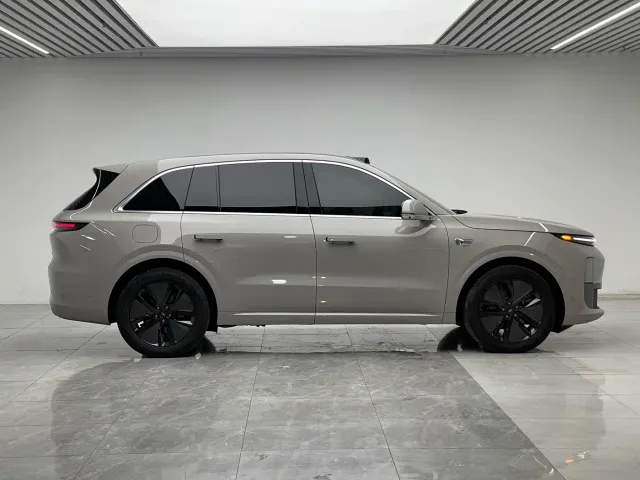 Li Auto L6 — Фото автомобиля 4