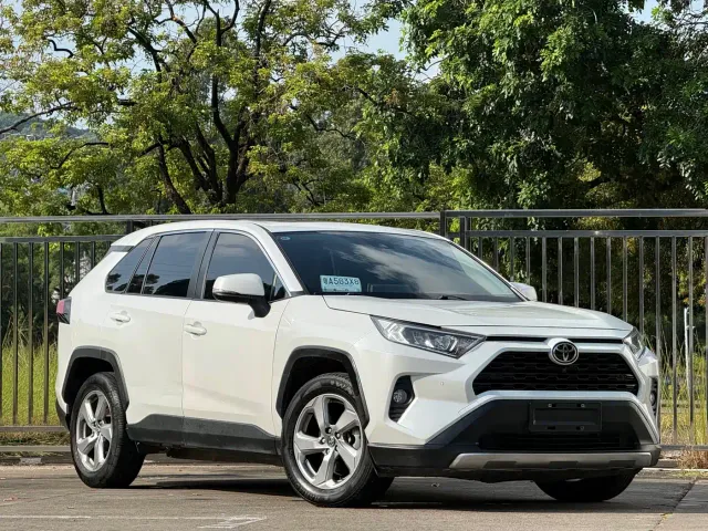 Toyota RAV4 — Фото автомобиля 3