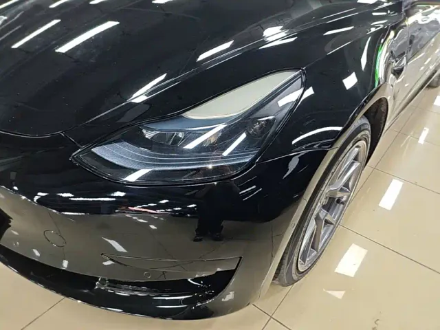 Tesla Model 3 — Фото автомобиля 23