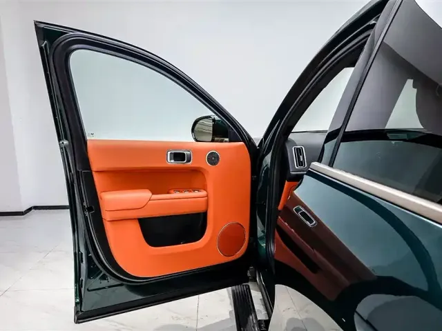 Li Auto L9 — Фото автомобиля 17