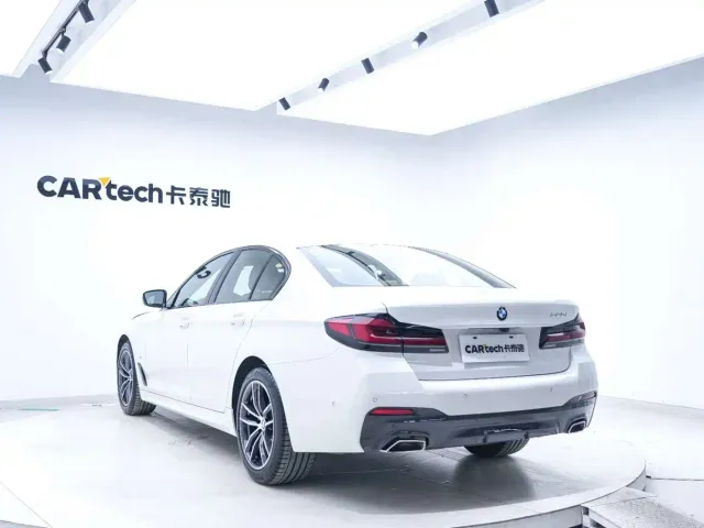 BMW 5 Series — Фото автомобиля 20