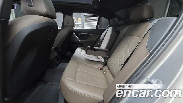 BMW 5 Series G60 — Фото автомобиля 12