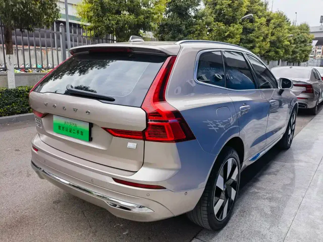 Volvo XC60 — Фото автомобиля 5