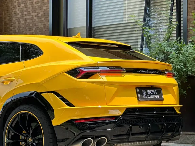Lamborghini Urus — Фото автомобиля 4