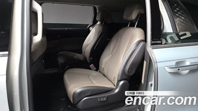 Kia Carnival Generation 4 — Фото автомобиля 15