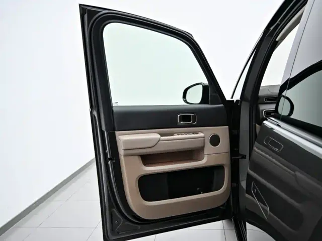 Li Auto MEGA — Фото автомобиля 23