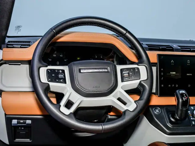 Land Rover Defender — Фото автомобиля 22