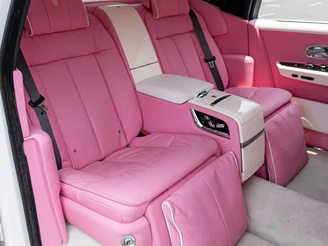 Rolls-Royce Phantom — Фото автомобиля 25