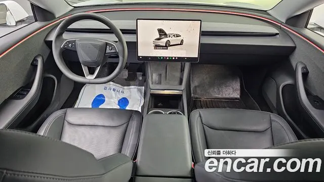 Tesla Model 3 — Фото автомобиля 10