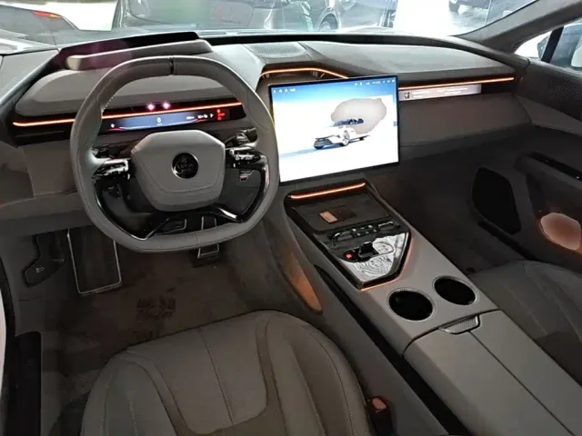 Lotus Emeya — Фото автомобиля 9