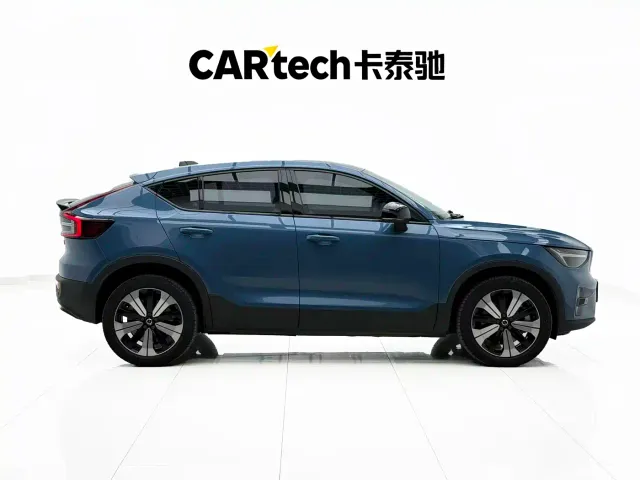 Volvo C40 — Фото автомобиля 4