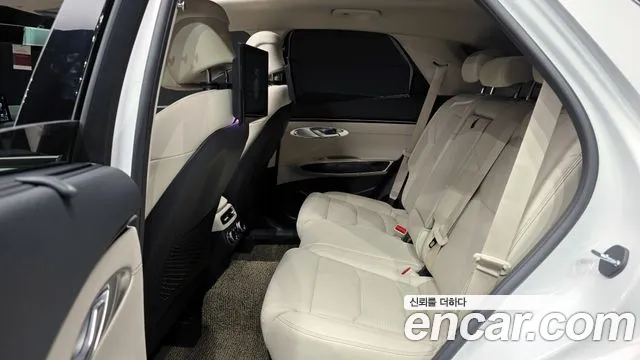 Genesis GV70 2.5T Бензин AWD — Фото автомобиля 12