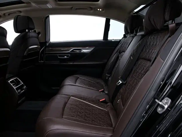 BMW 7 Series — Фото автомобиля 17