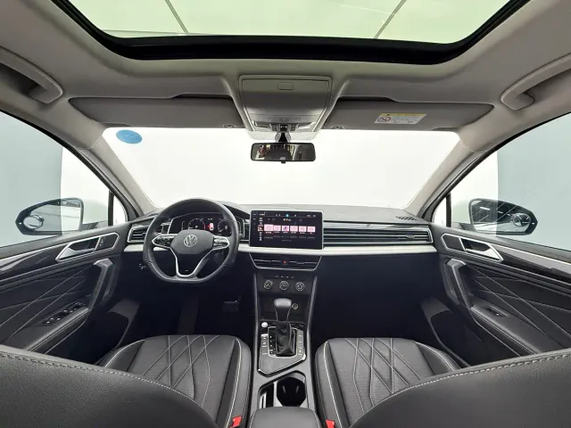 Volkswagen Tiguan L — Фото автомобиля 10
