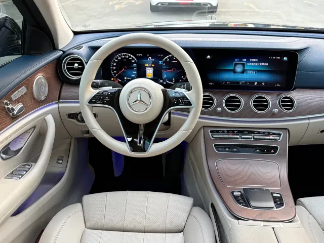 Mercedes-Benz E-Class — Фото автомобиля 8