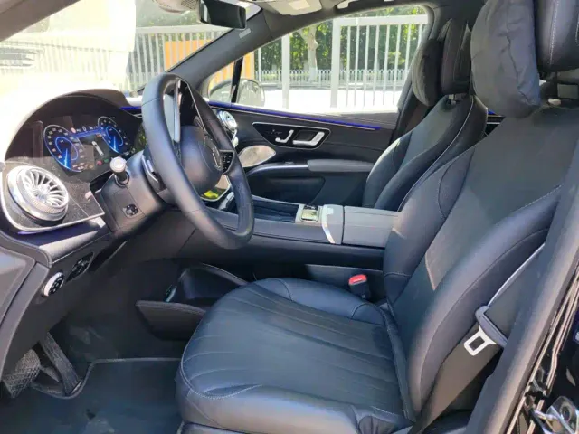 Mercedes-Benz EQS SUV — Фото автомобиля 12