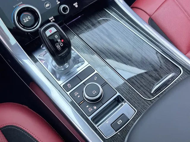 Land Rover Range Rover Sport — Фото автомобиля 15