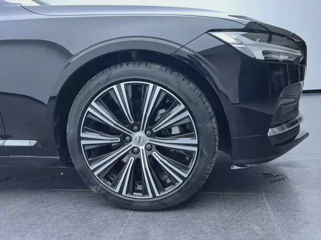 Volvo S90 — Фото автомобиля 18