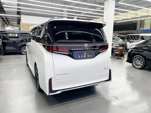 Toyota Vellfire — Фото автомобиля 4