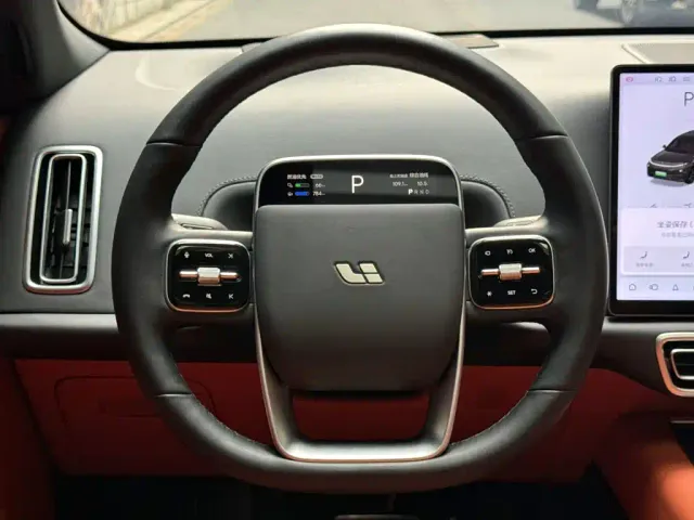 Li Auto L7 — Фото автомобиля 12