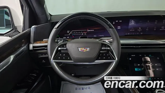 Cadillac Escalade Generation 5 — Фото автомобиля 13