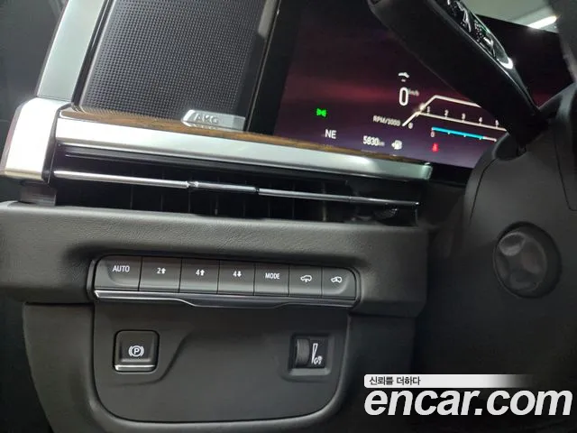 Cadillac Escalade Escalade 5 поколение — Фото автомобиля 16