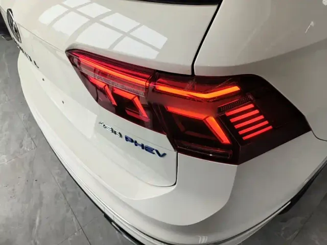Volkswagen Tiguan L PHEV — Фото автомобиля 7