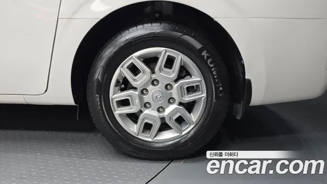 Hyundai Staria Staria 4WD Tourer 9 мест — Фото автомобиля 5