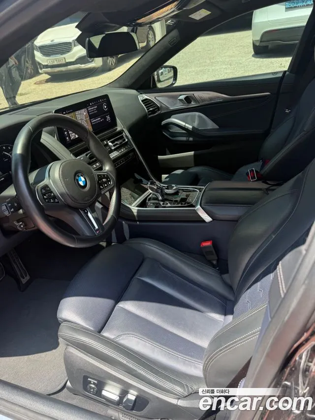BMW 8 Series G15 — Фото автомобиля 11
