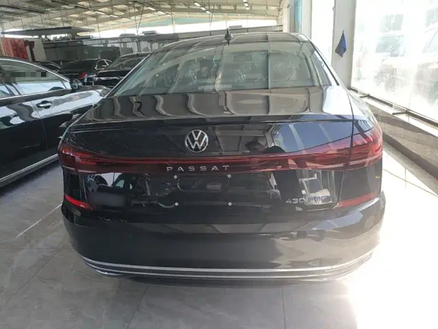 Volkswagen Passat — Фото автомобиля 5