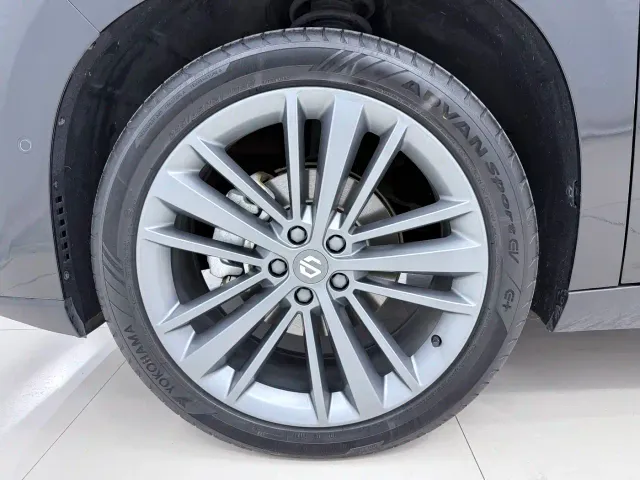 Leapmotor C16 — Фото автомобиля 17
