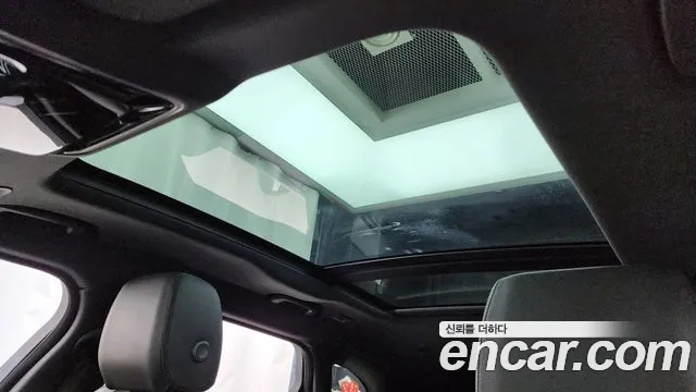 Land Rover Range Rover Velar Range Rover Velar 2.0 P250 Dynamic SE — Фото автомобиля 15
