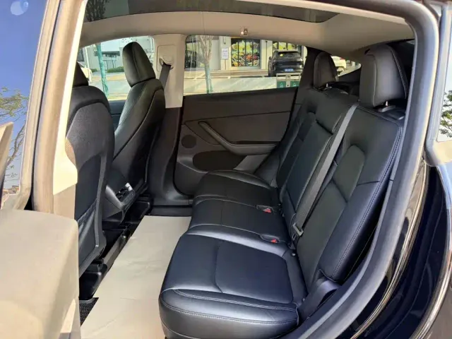 Tesla Model Y — Фото автомобиля 6