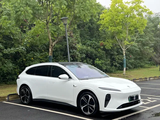 Nio ET5 Touring — Фото автомобиля 3