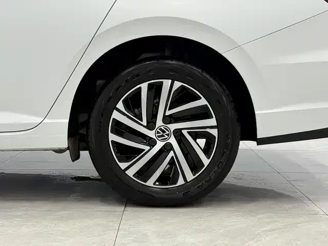 Volkswagen Lavida — Фото автомобиля 9