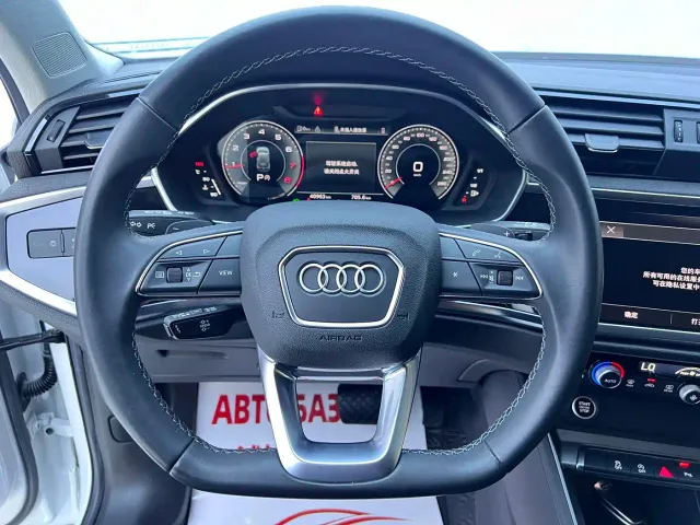 Audi Q3 — Фото автомобиля 11