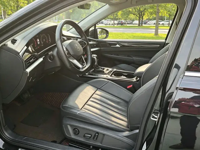 Volkswagen Passat — Фото автомобиля 8