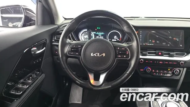 Kia Niro — Фото автомобиля 12