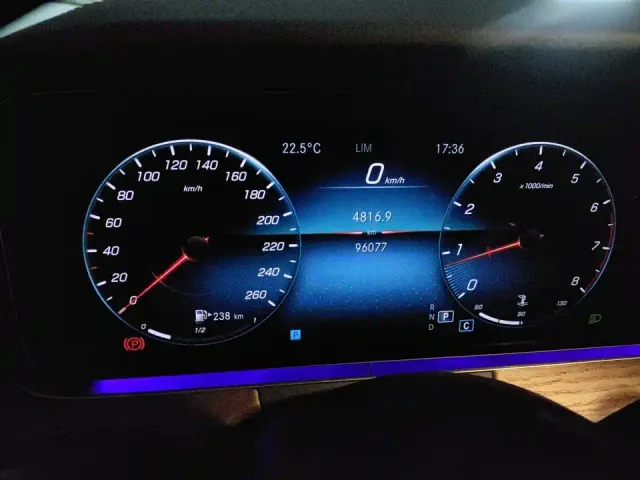 Mercedes-Benz E-Class — Фото автомобиля 5