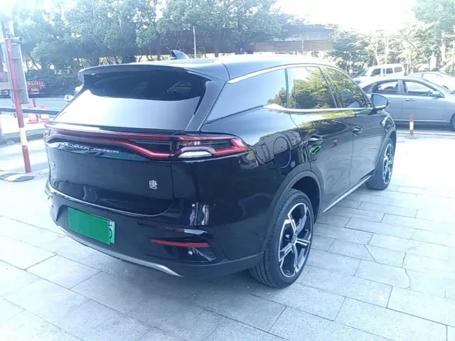 BYD Tang — Фото автомобиля 6