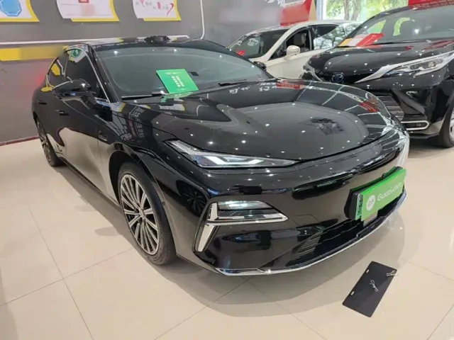 Geely Galaxy Xingyao 8 — Фото автомобиля 3