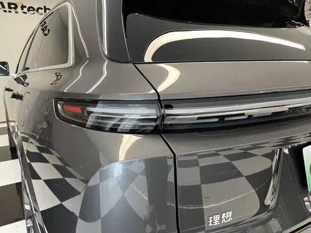 Li Auto L7 — Фото автомобиля 10