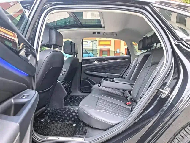 Volkswagen Passat — Фото автомобиля 6
